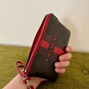LIKE NEW - Coach Wristlet